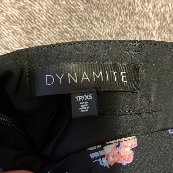 Black dynamite skirt with flowers - Picture 2 of 2